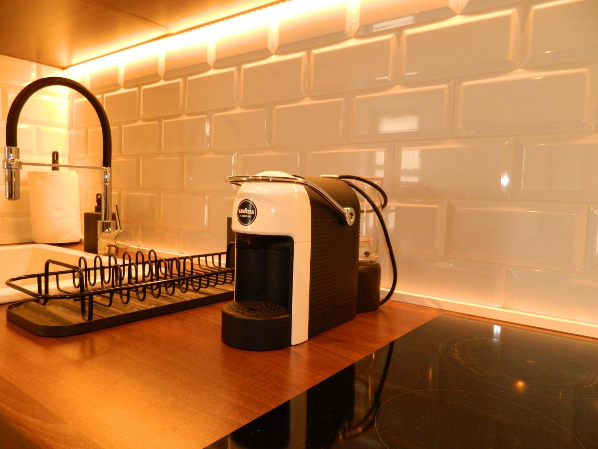 Rose Downtown Apartment พอดโกริกา ภายนอก รูปภาพ