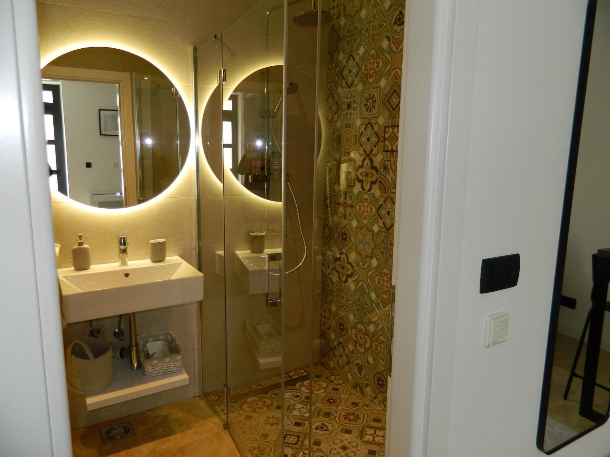 Rose Downtown Apartment พอดโกริกา ภายนอก รูปภาพ