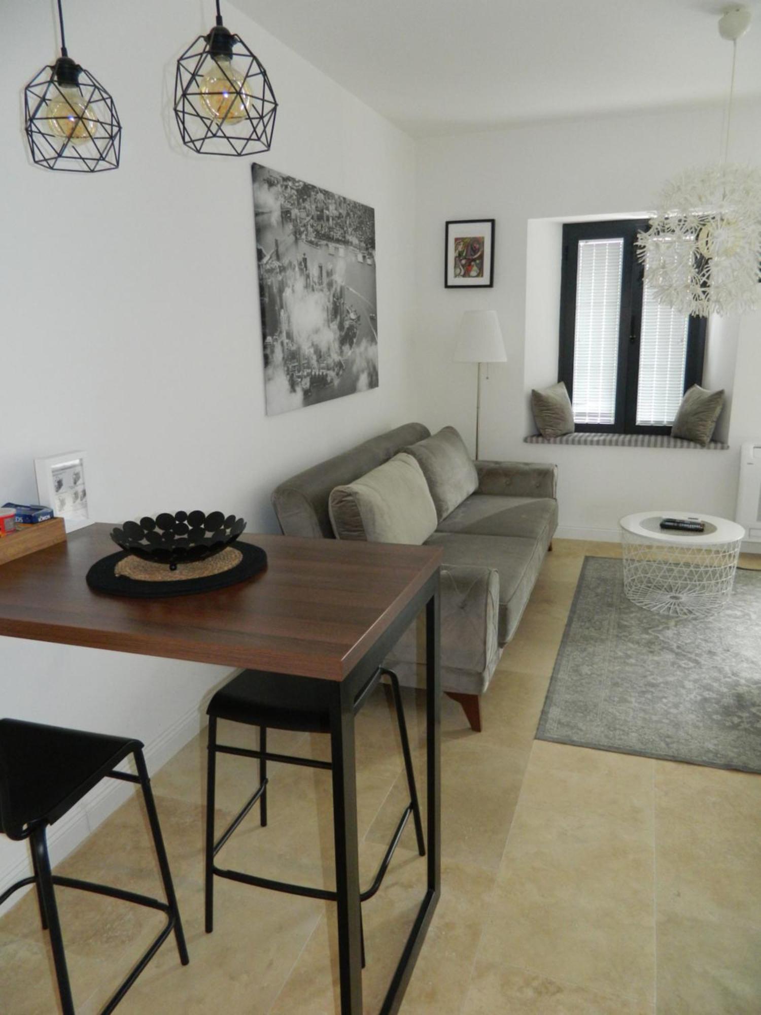 Rose Downtown Apartment พอดโกริกา ภายนอก รูปภาพ